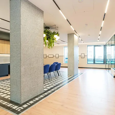 The Cornerstone Two By At * Dublín