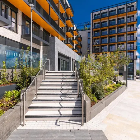 The Cornerstone Two By At Dublín