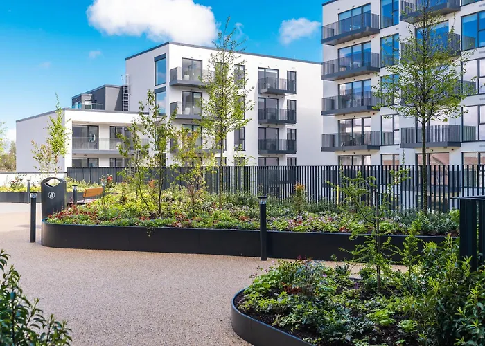 アパート The Cornerstone Two By At