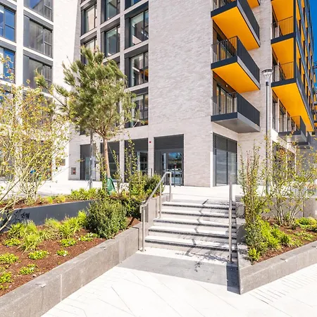 The Cornerstone Two By At Lägenhet